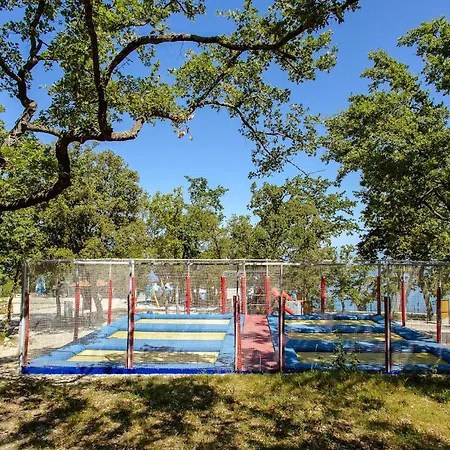 2 Bedroom Amazing Stacaravan In Glavotok Campsite