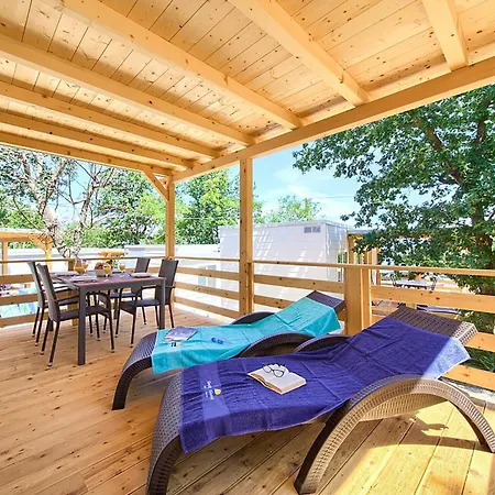 Campsite 2 Bedroom Amazing Stacaravan In Glavotok 4*
