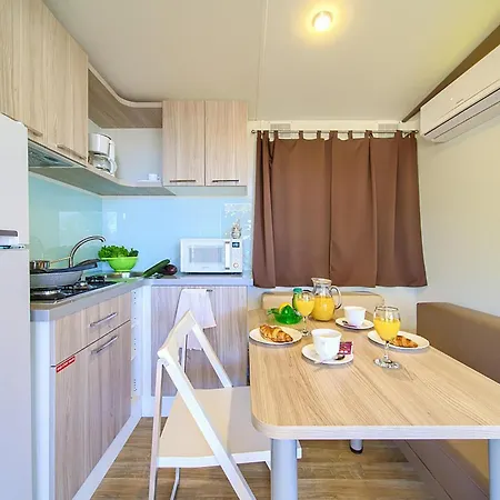 Camping 2 Bedroom Amazing Stacaravan In Glavotok Brzac