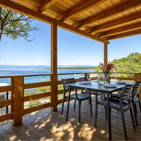 2 Bedroom Amazing Stacaravan In Glavotok 4*