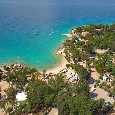 2 Bedroom Amazing Stacaravan In Glavotok