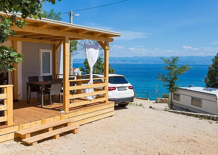 2 Bedroom Amazing Stacaravan In Glavotok 4* Brzac