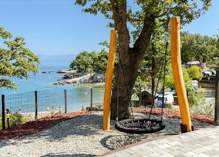 2 Bedroom Amazing Stacaravan In Glavotok