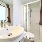 Camping 2 Bedroom Amazing Stacaravan In Glavotok
