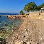2 Bedroom Amazing Stacaravan In Glavotok Camping 4*