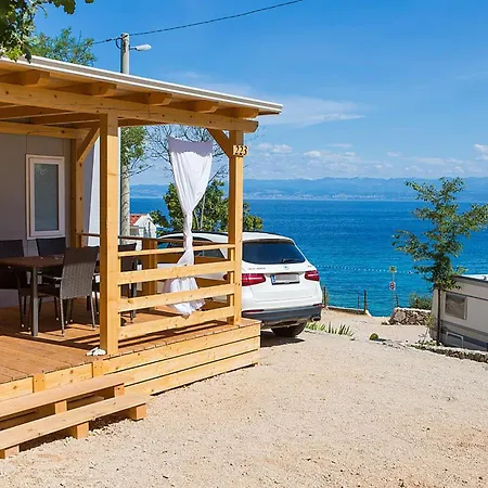 2 Bedroom Amazing Stacaravan In Glavotok 4* Brzac